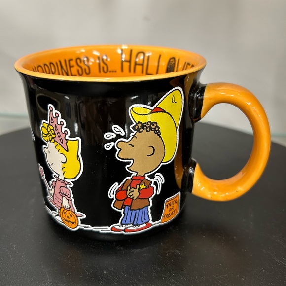 New Peanuts Black & Orange Ceramic Halloween Mug Holiday Decor Collectibles🎃🖤 - Picture 2 of 13